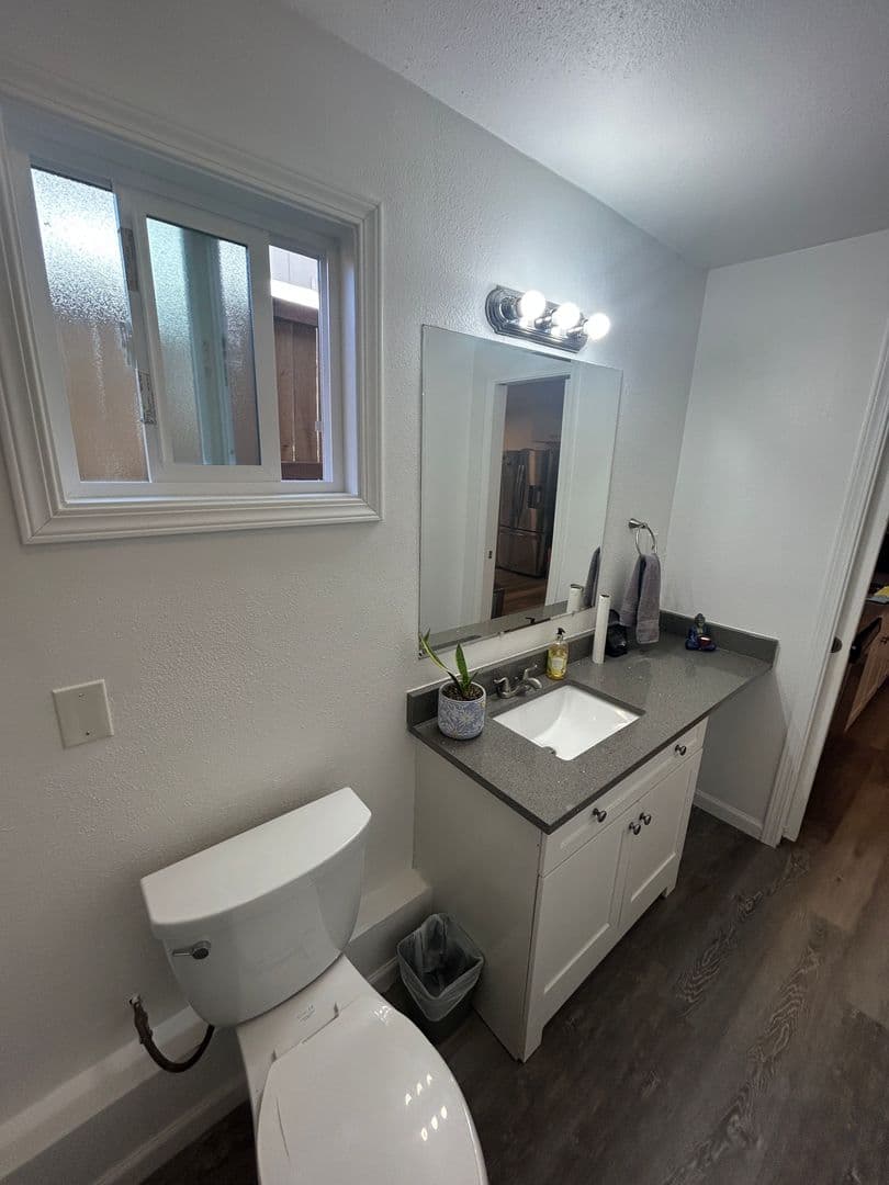 Burien Apartment: 850 SW 136th St
