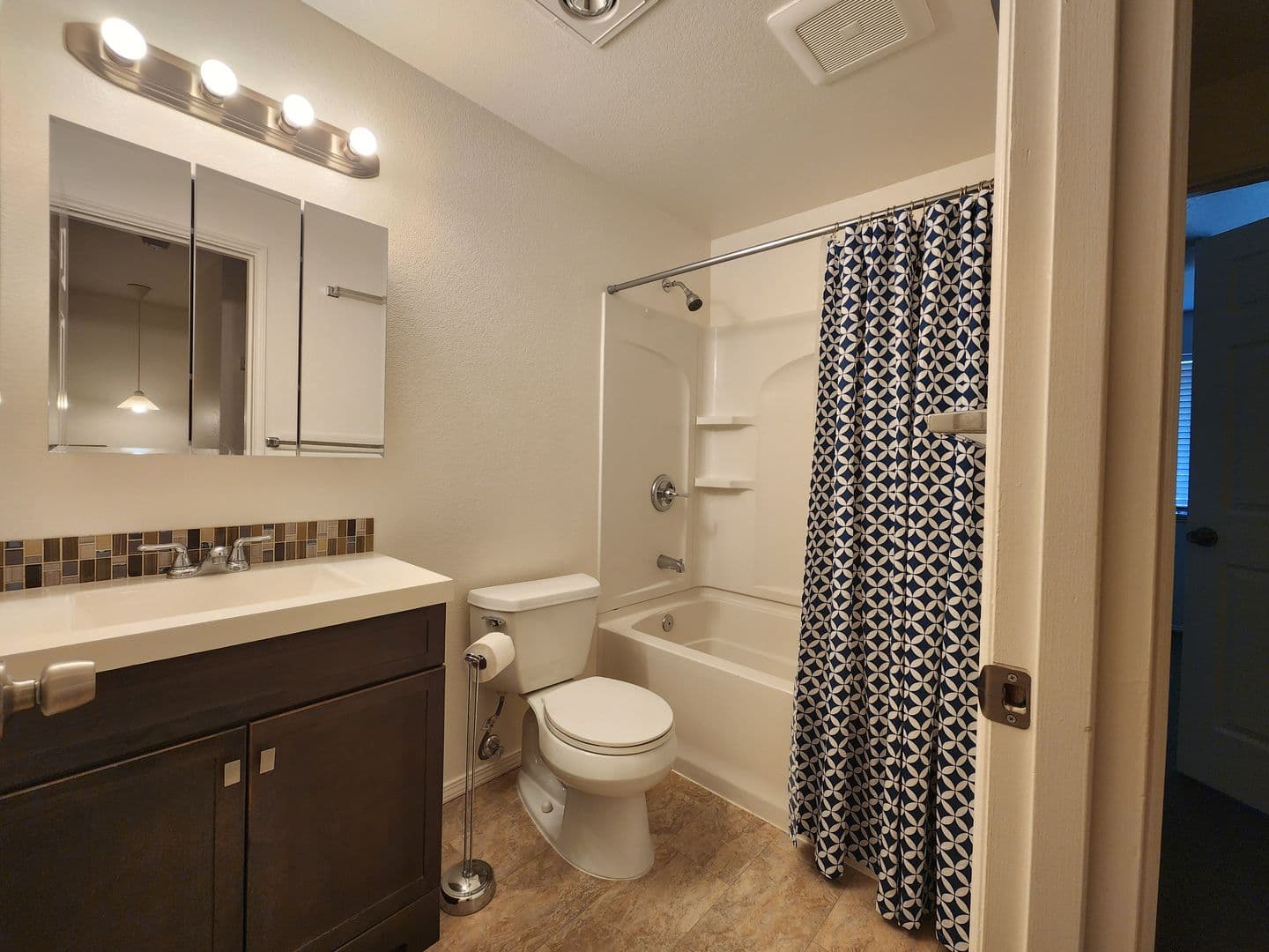 Monroe Townhome: 651 North St, #A