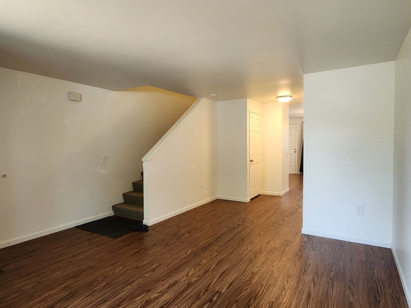 Monroe Townhome: 651 North St, #A