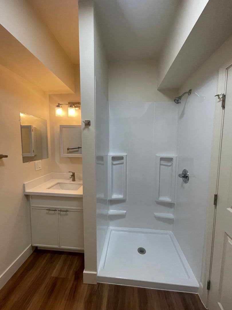 Everett Apartment: 3208 Wetmore Ave