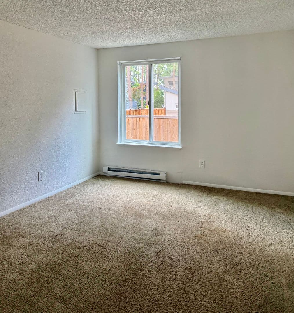 Bellevue Condo: 14580 NE 31st St., Unit G-205