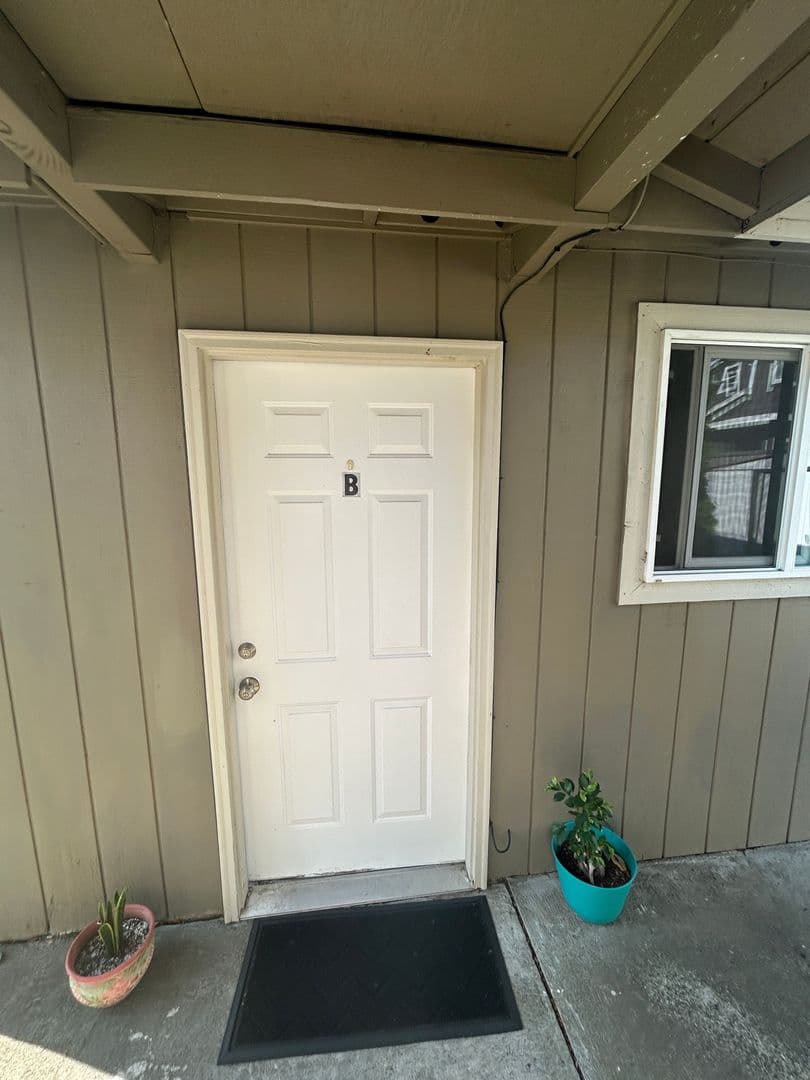 Burien Apartment: 850 SW 136th St