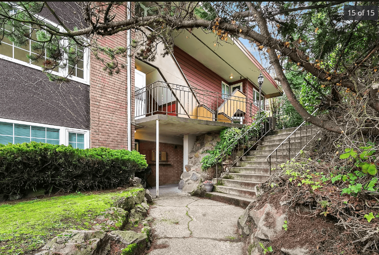 Seattle Apartment: 825 W Nickerson St