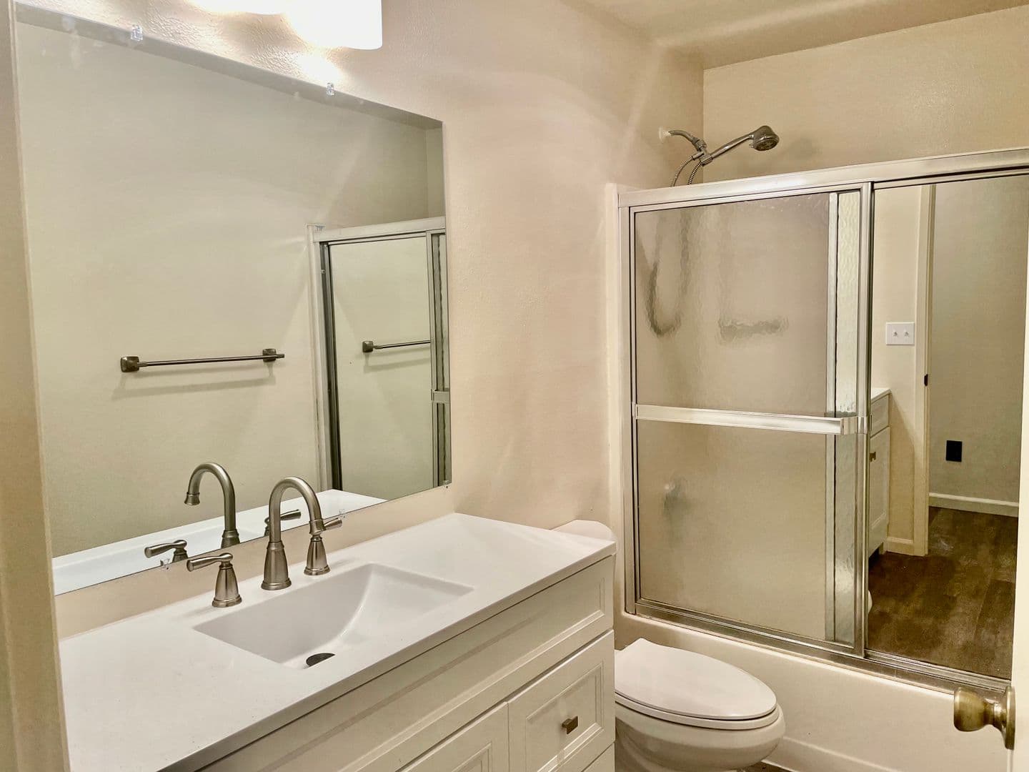 Edmonds Apartment: 23523 Edmonds Way