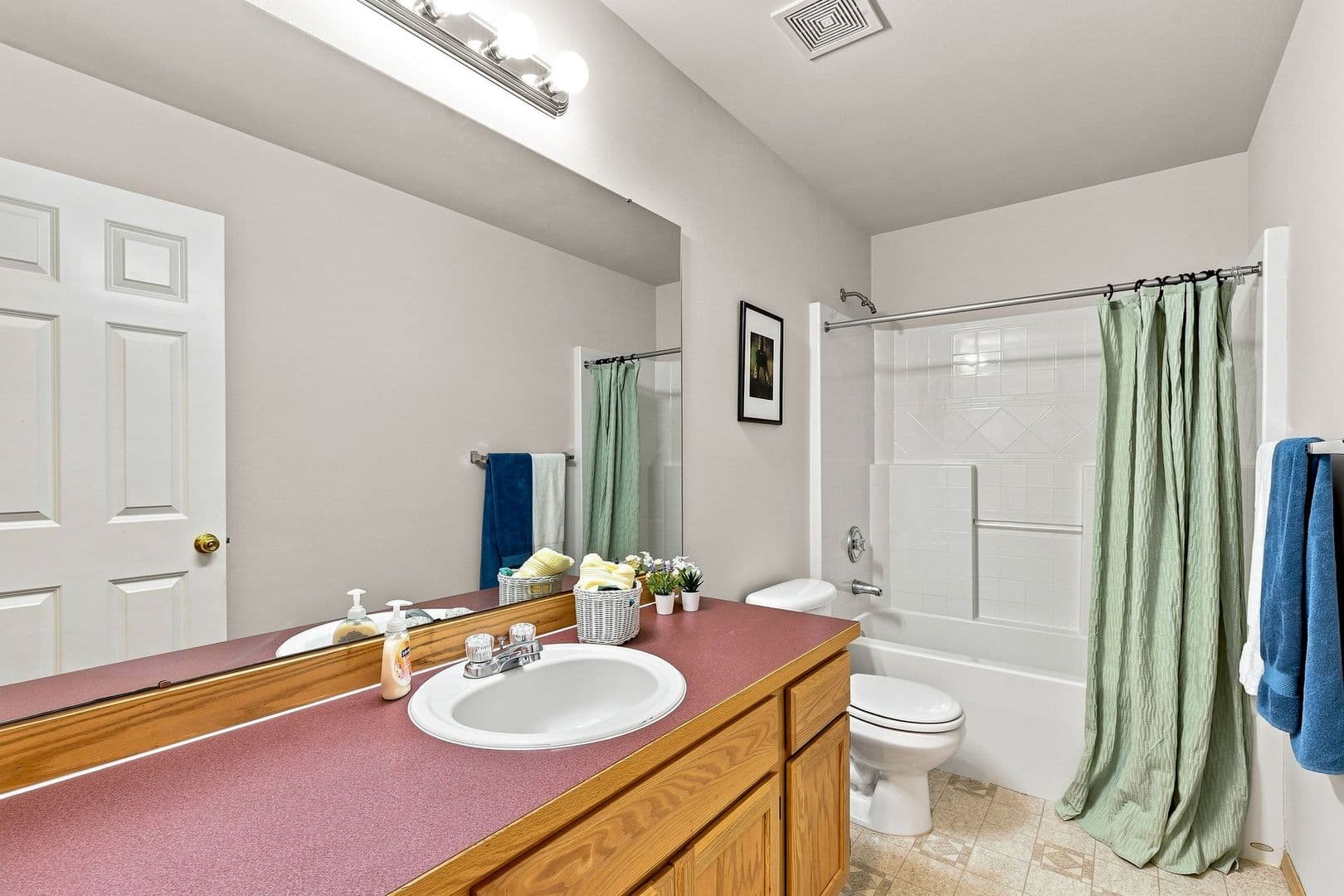 Lynnwood House: 714 144th St SW