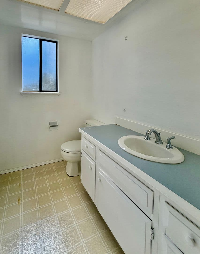 Kirkland House: 9235 NE 142nd St