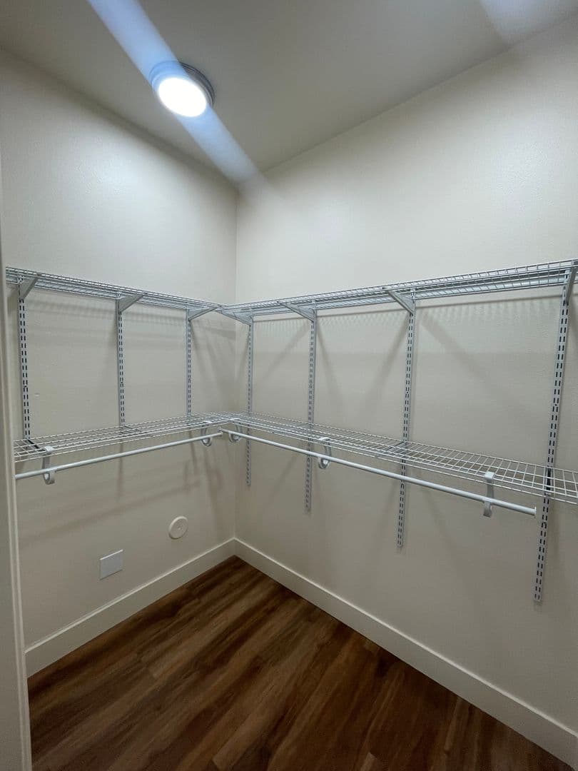 Everett Apartment: 3208 Wetmore Ave