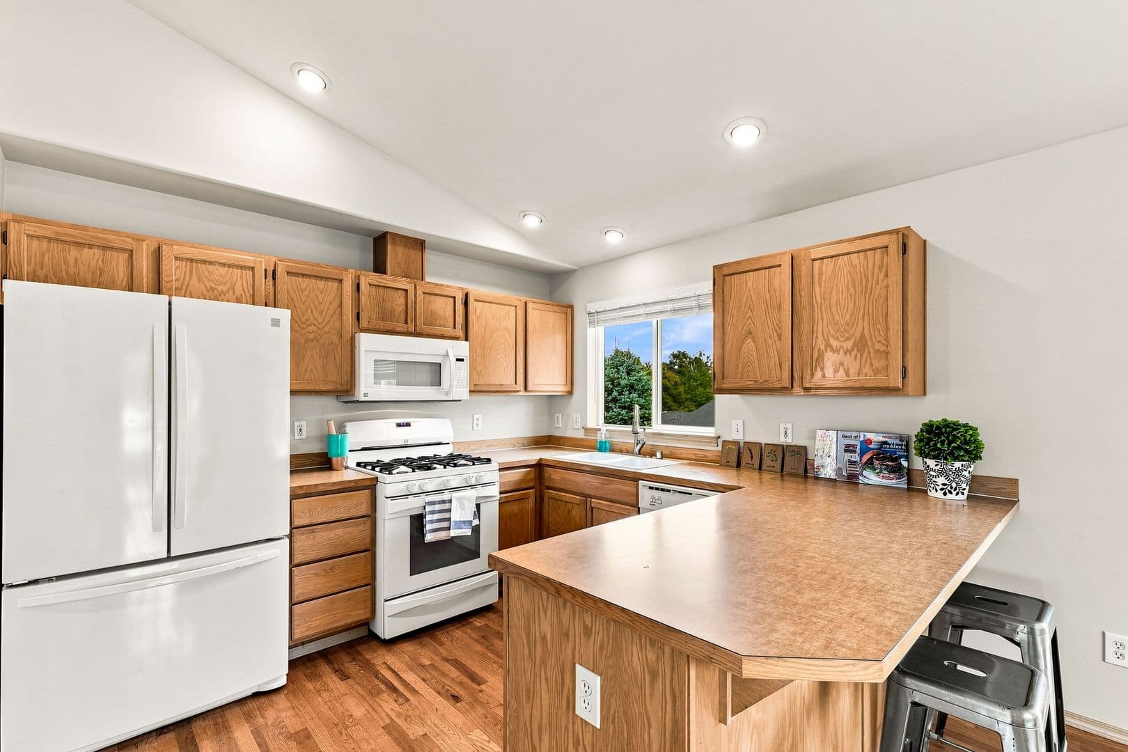 Lynnwood House: 714 144th St SW