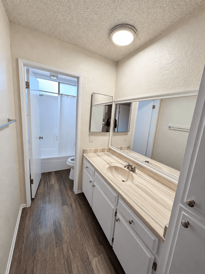 West Hills Apartment: 8485 Valley Circle Blvd