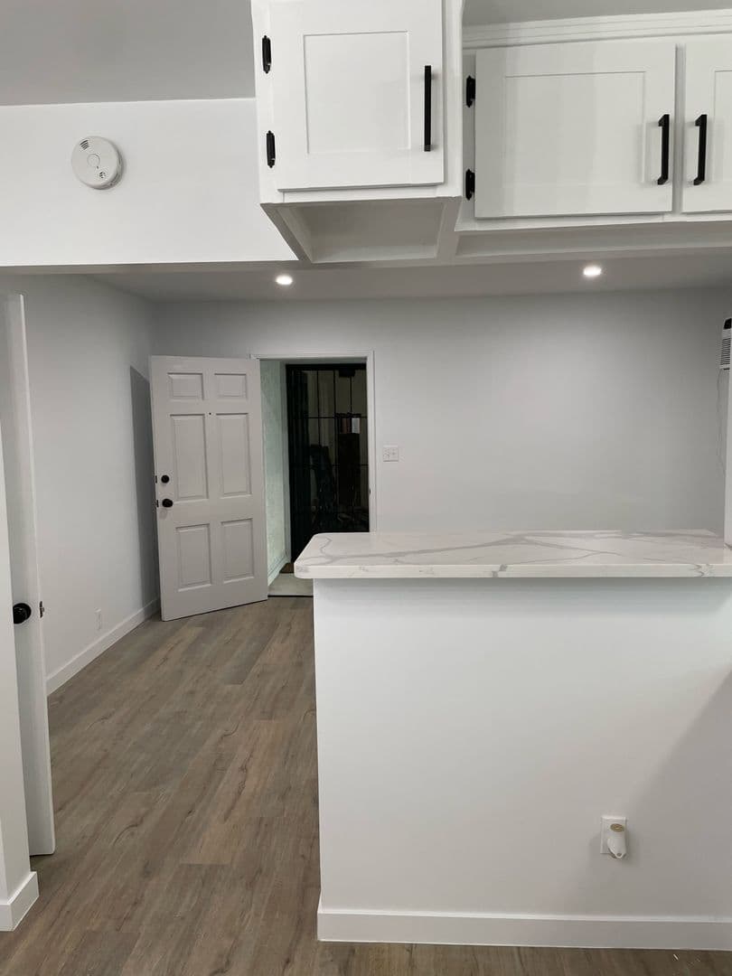 Culver City Apartment: 5317 Kinston Ave