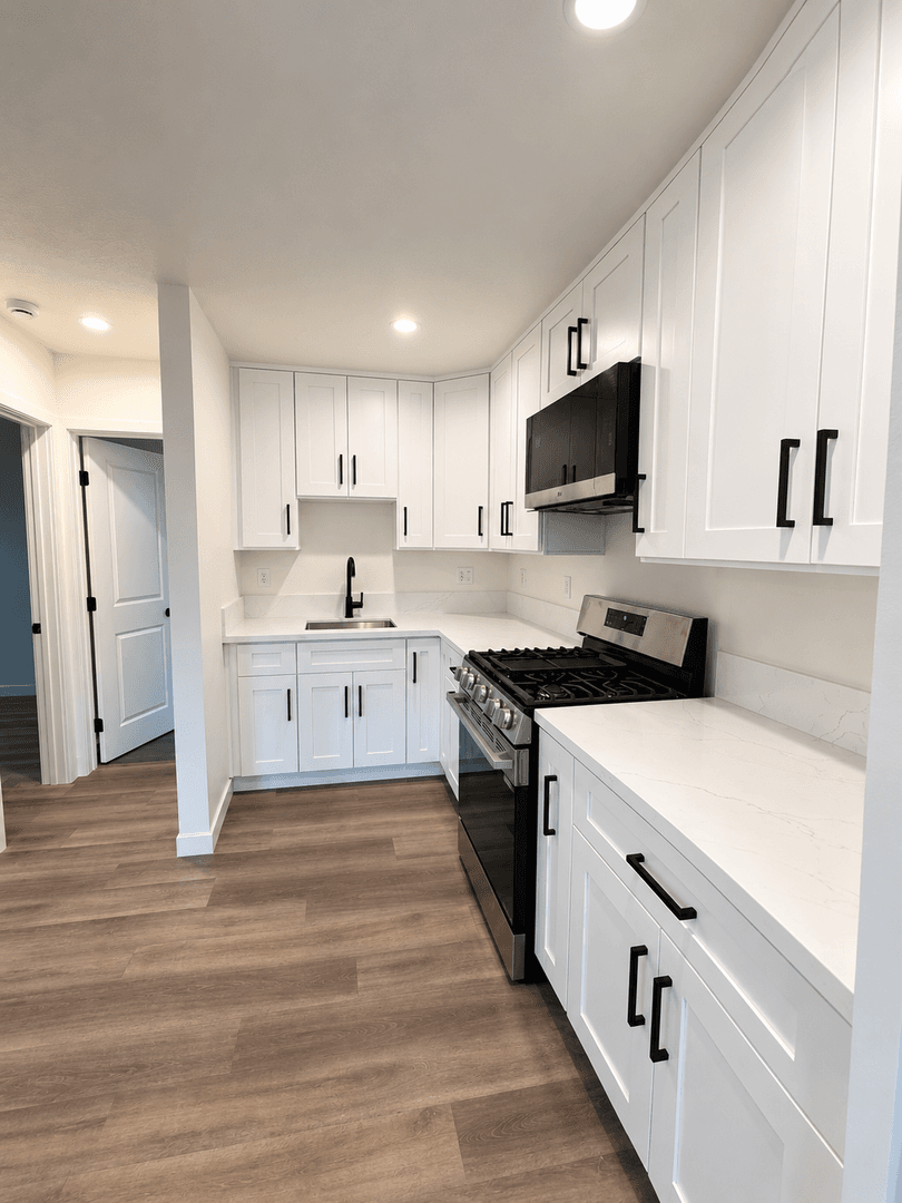North Hollywood Apartment: 5549 Fulcher Ave