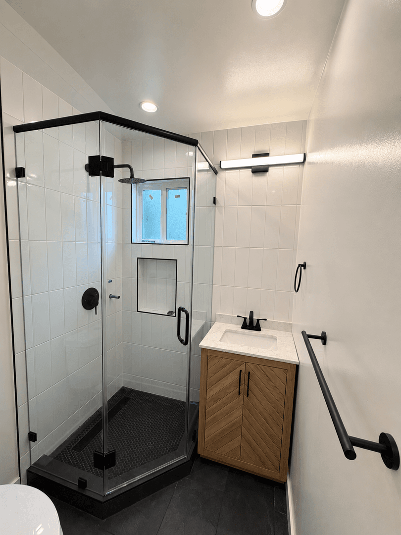 North Hollywood Apartment: 5549 Fulcher Ave