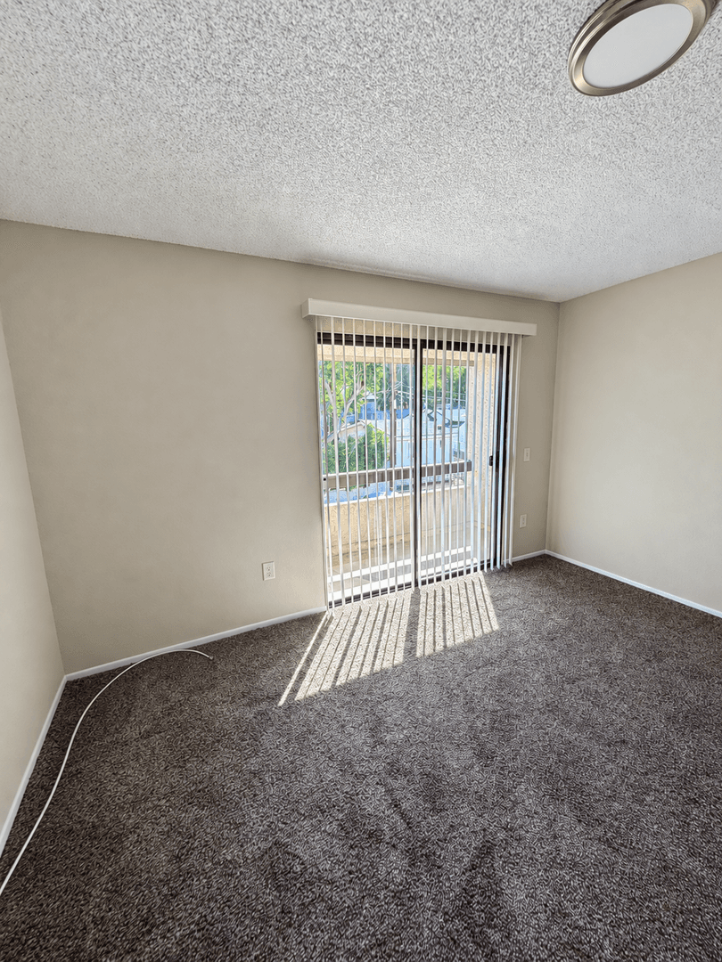 West Hills Apartment: 23901 Los Rosas St