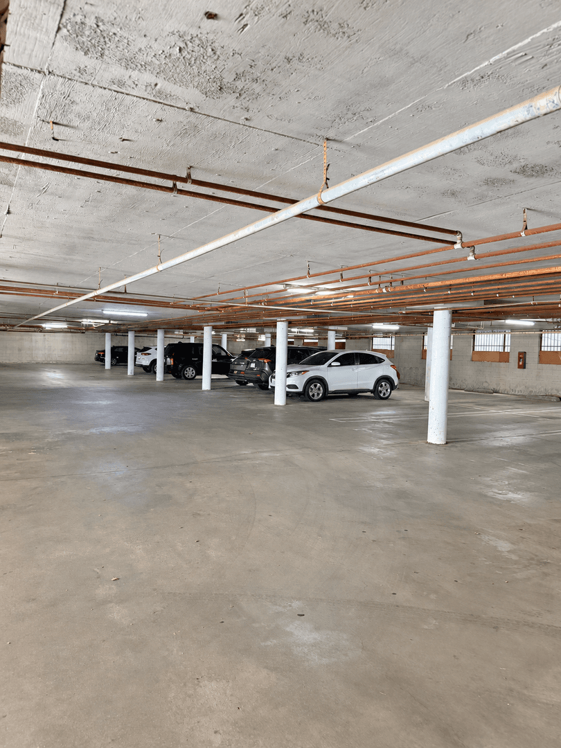 West Hills Apartment: 23901 Los Rosas