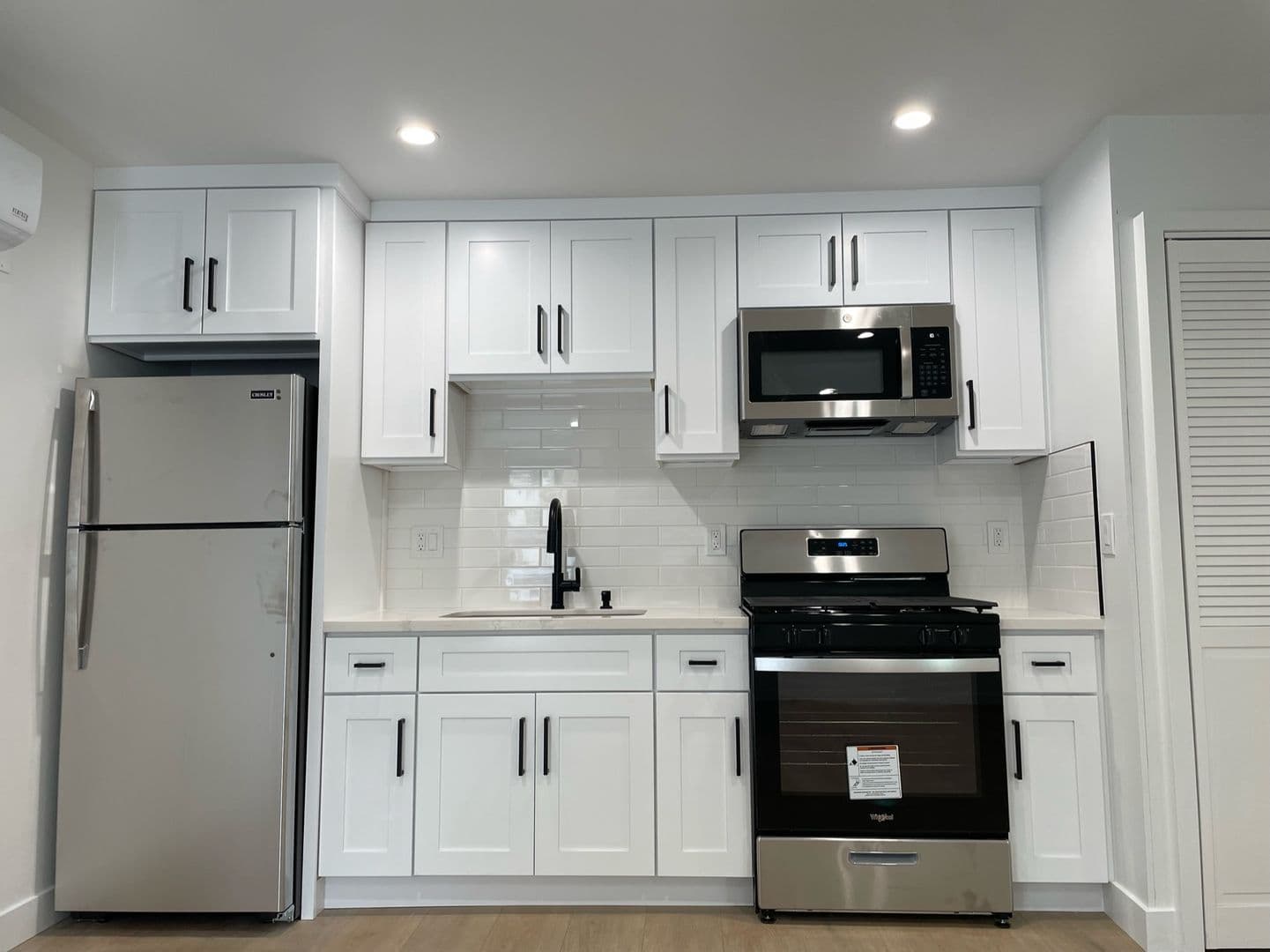 North Hollywood Apartment: 10909 Morrison St