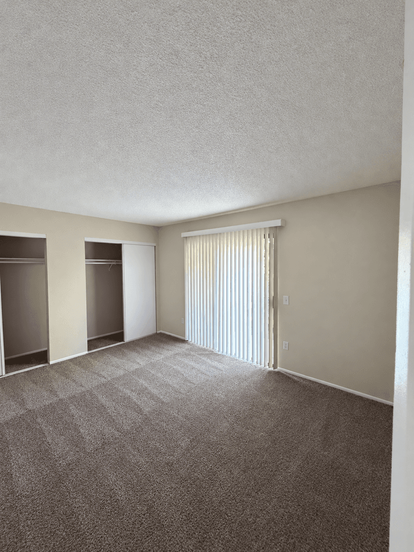 West Hills Apartment: 23901 Los Rosas