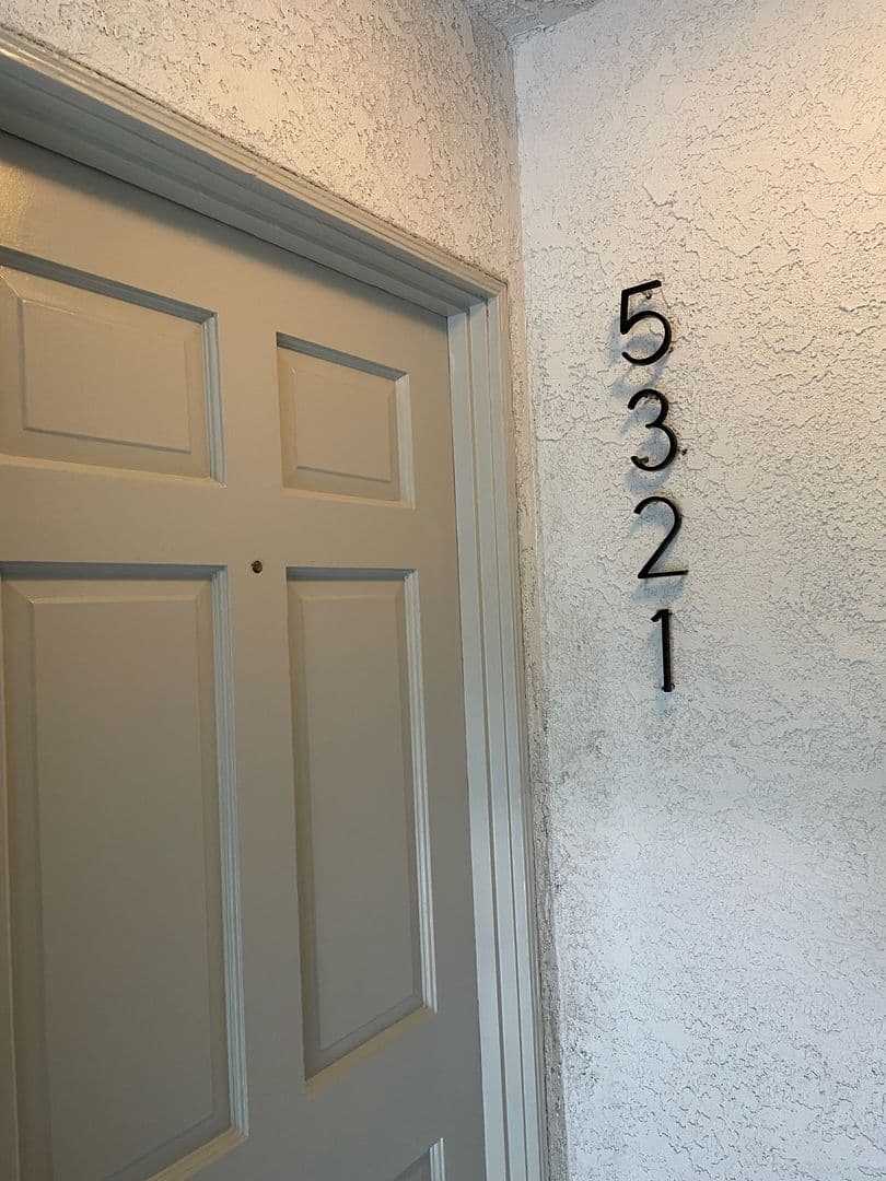 Culver City Apartment: 5317 Kinston Ave