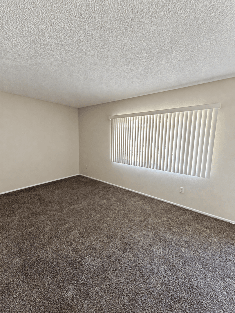 West Hills Apartment: 23901 Los Rosas