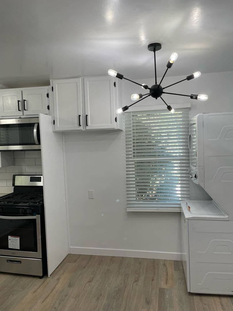 Culver City Apartment: 5317 Kinston Ave