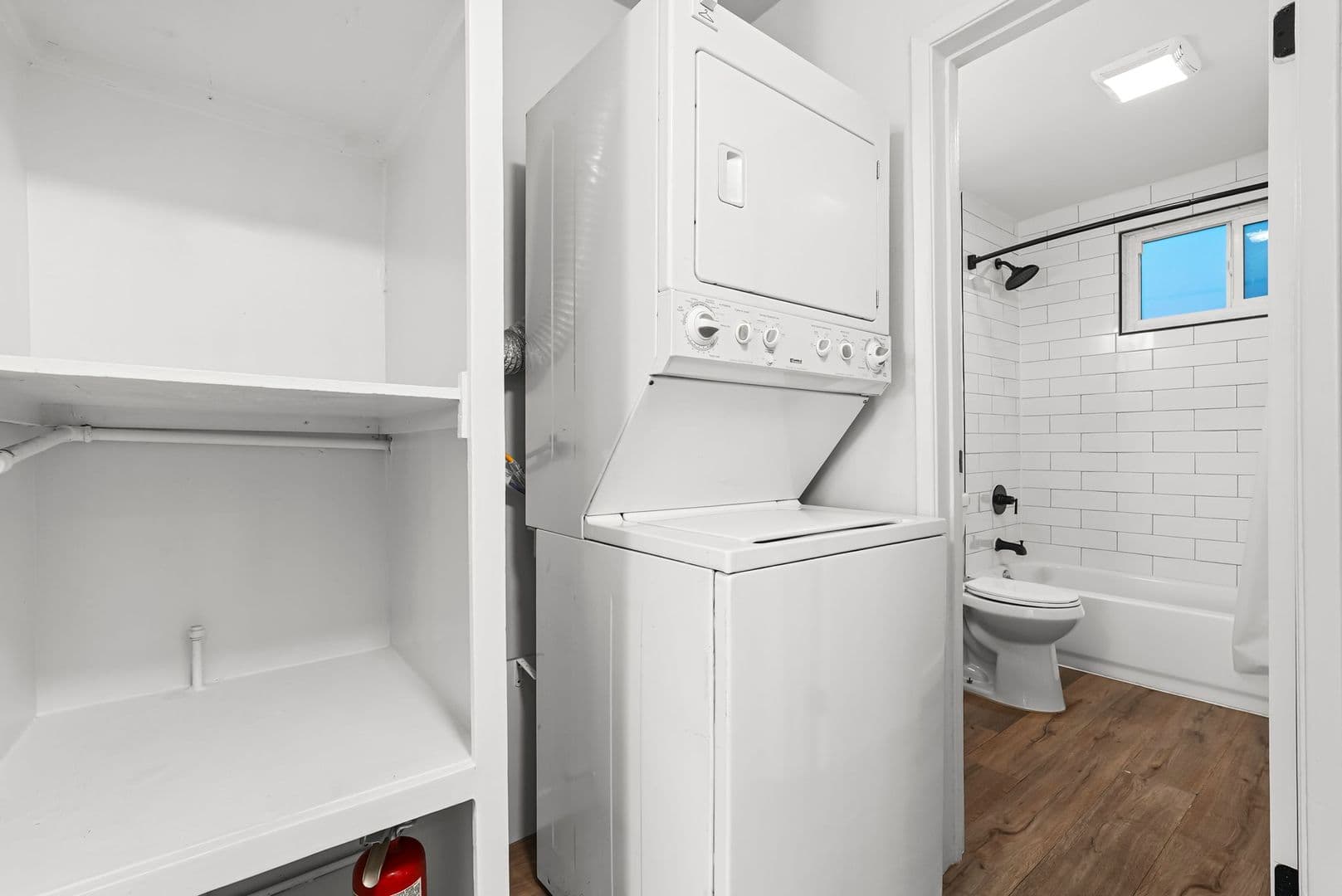 North Hollywood Apartment: 5549 Fulcher Ave