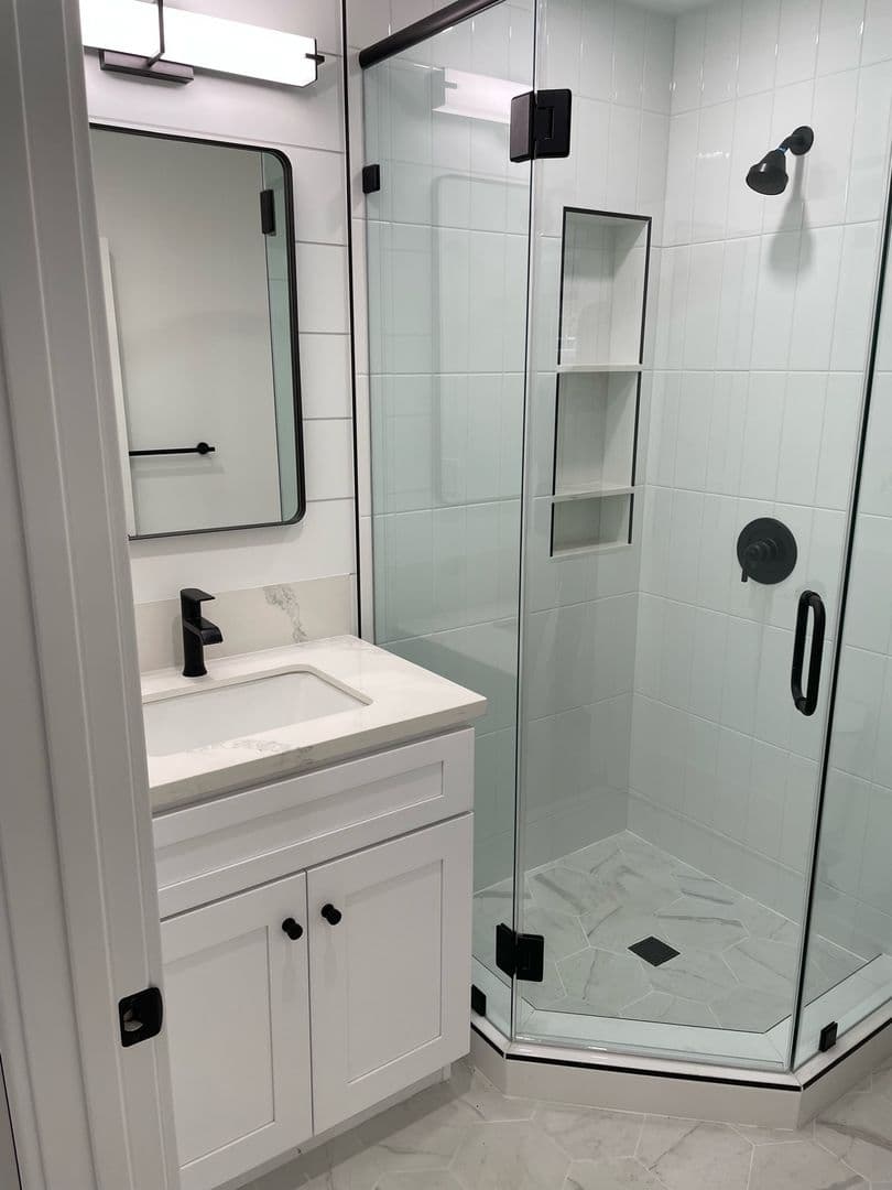 North Hollywood Apartment: 10909 Morrison St