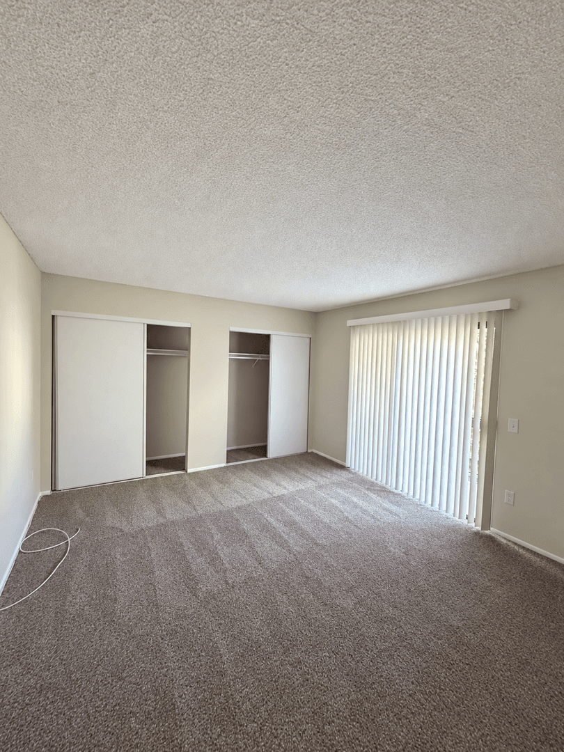West Hills Apartment: 23901 Los Rosas