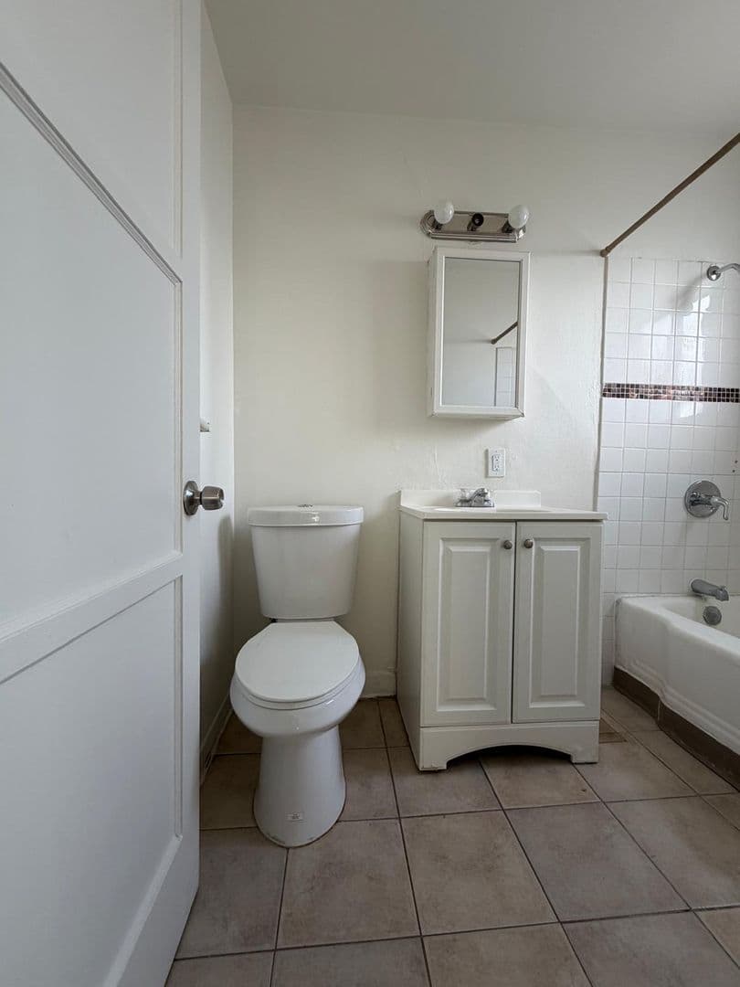 Anaheim Apartment: 313 S Lemon St