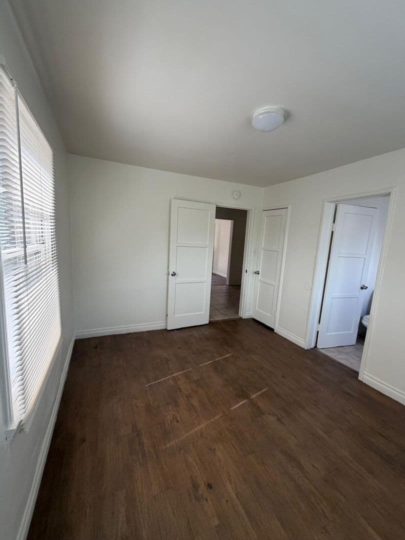 Anaheim Apartment: 313 S Lemon St