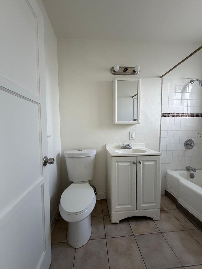 Anaheim Apartment: 313 S Lemon St