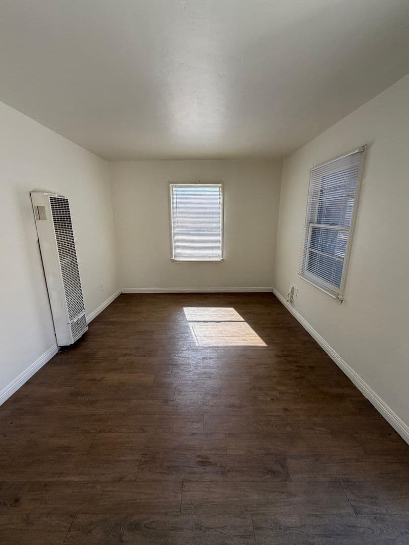 Anaheim Apartment: 313 S Lemon St