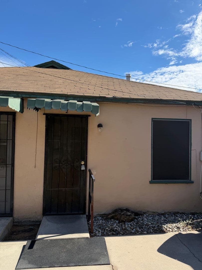 Anaheim Apartment: 313 S Lemon St
