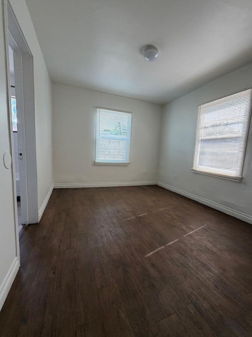 Anaheim Apartment: 313 S Lemon St