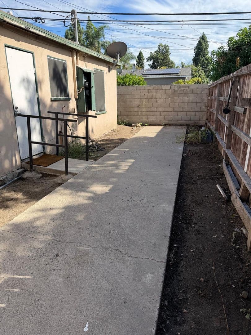 Anaheim Apartment: 313 S Lemon St