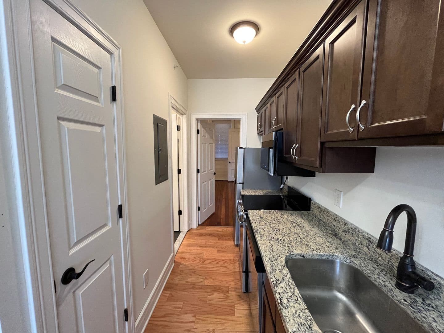 Albany Apartment: 33 South Lake Avenue