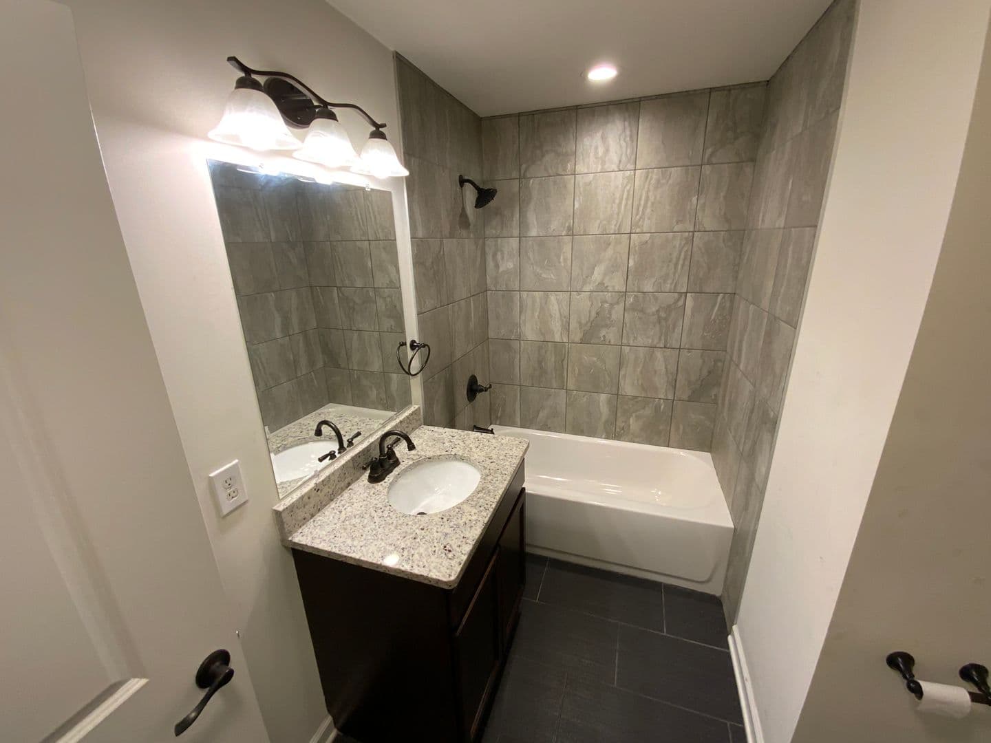 Albany Apartment: 99 Pine Street
