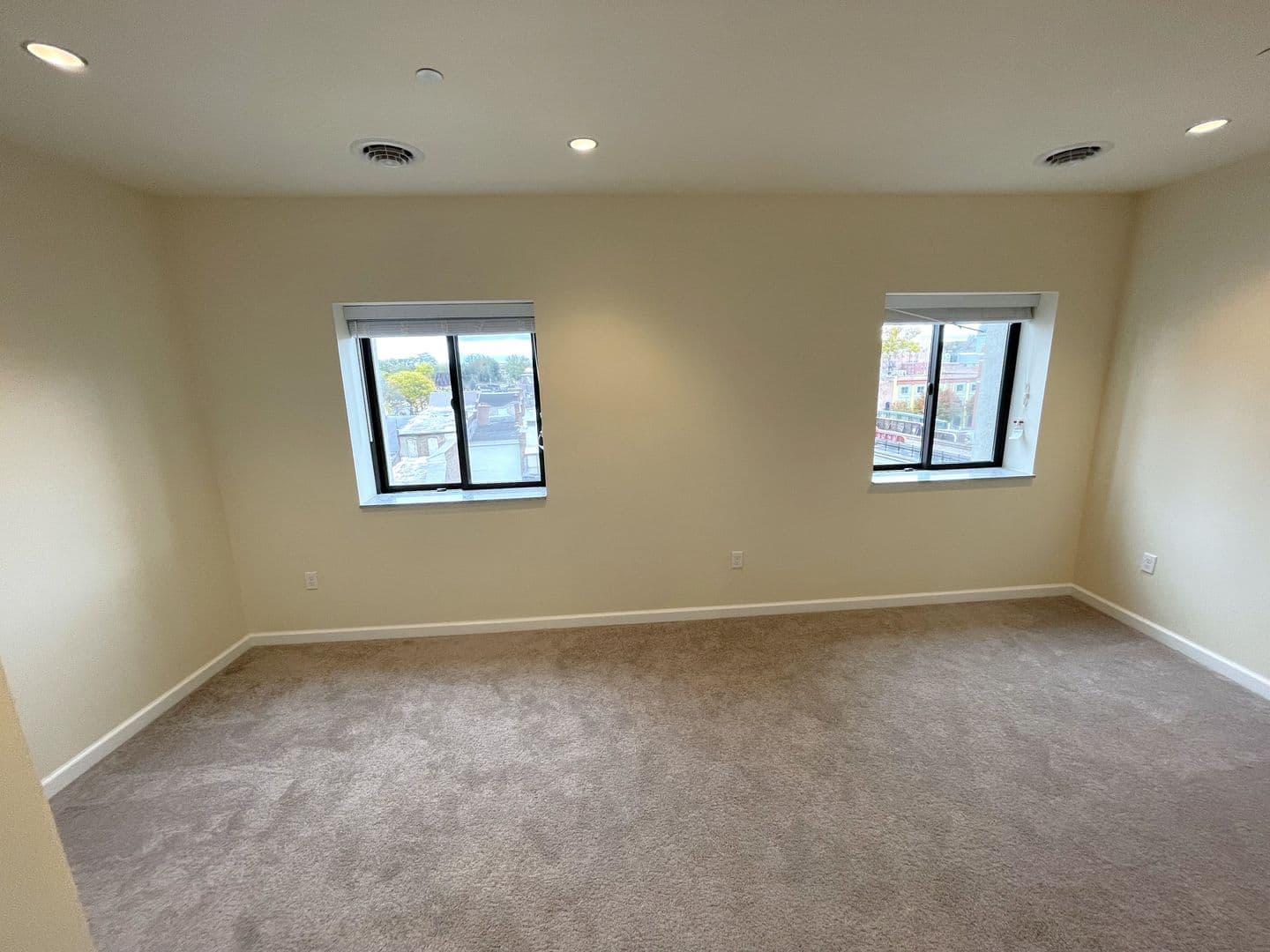 Schenectady Apartment: 192 Erie Blvd
