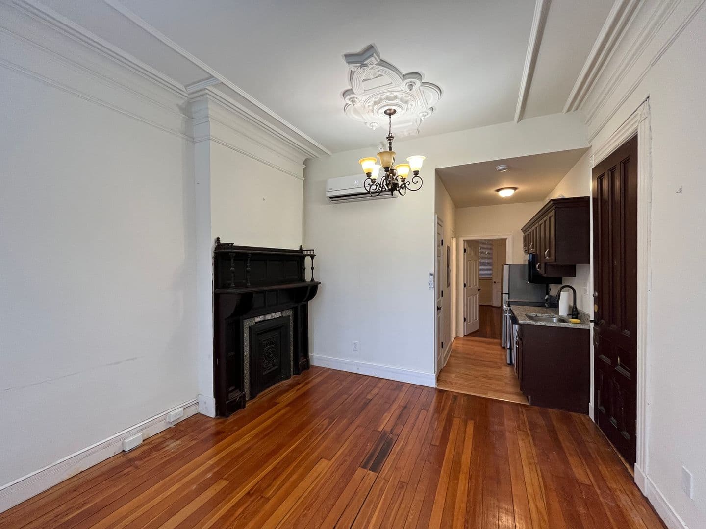 Albany Apartment: 33 South Lake Avenue