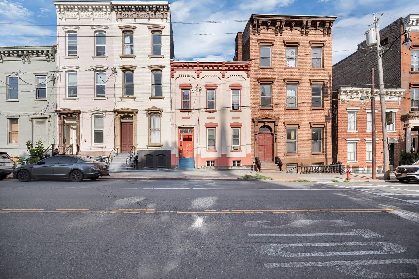 Albany Apartment: 55 Ten Broeck St