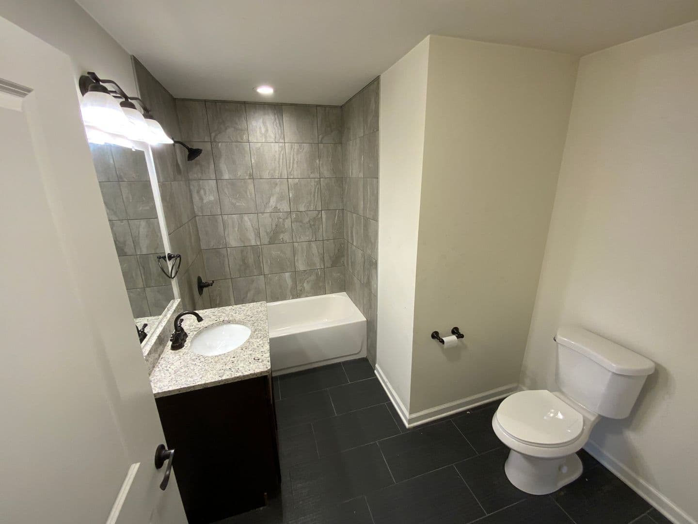 Albany Apartment: 99 Pine Street