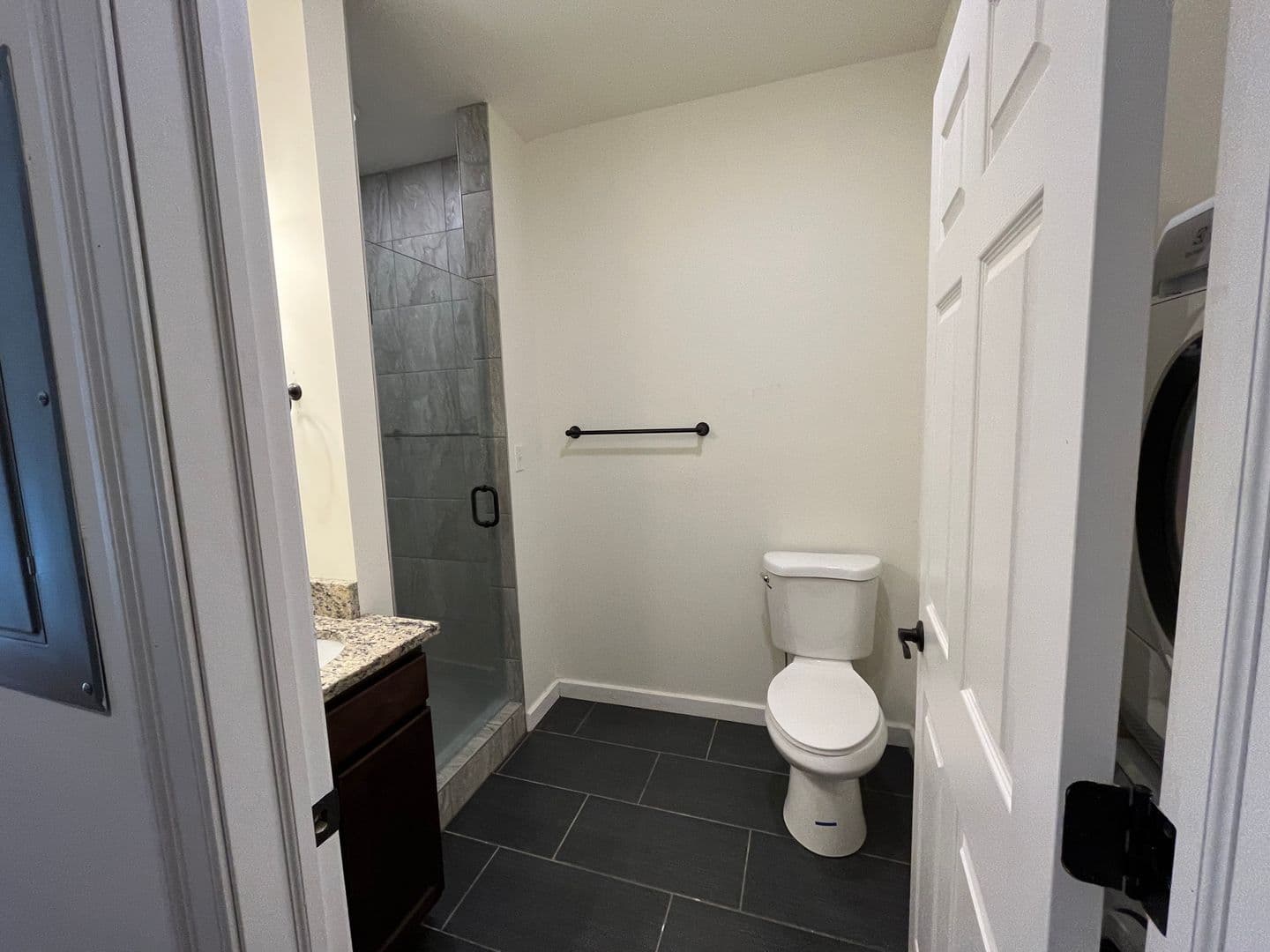 Albany Apartment: 33 South Lake Avenue