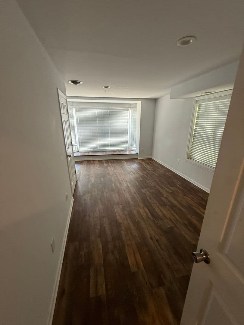 Albany Apartment: 402 Broadway