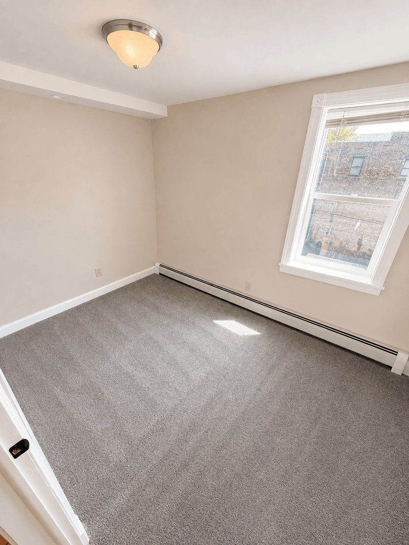 Albany Apartment: 139 Jefferson St