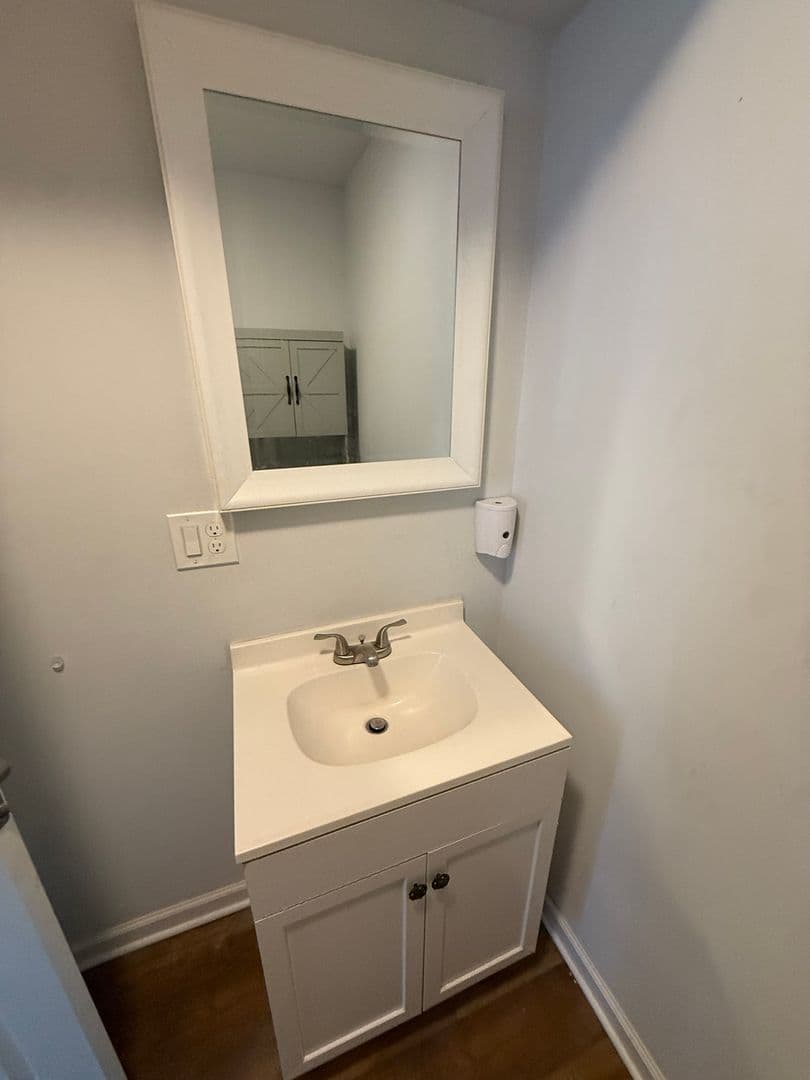 Albany Apartment: 402 Broadway