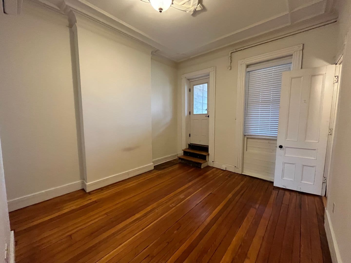 Albany Apartment: 33 South Lake Avenue