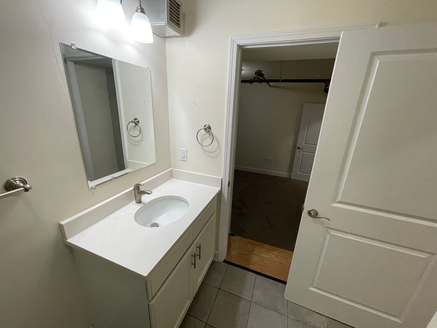 Albany Apartment: 883 Broadway