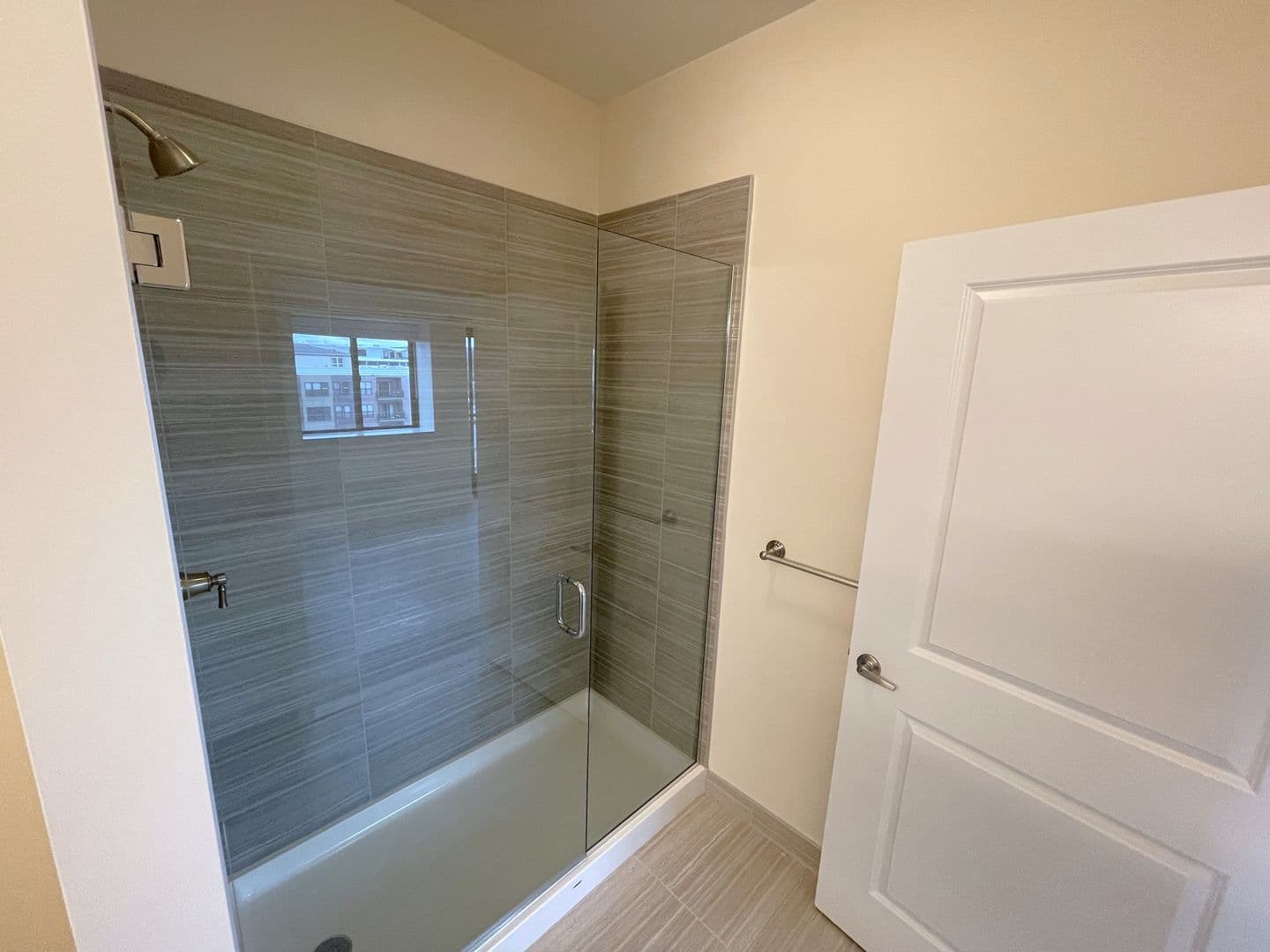 Schenectady Apartment: 192 Erie Blvd