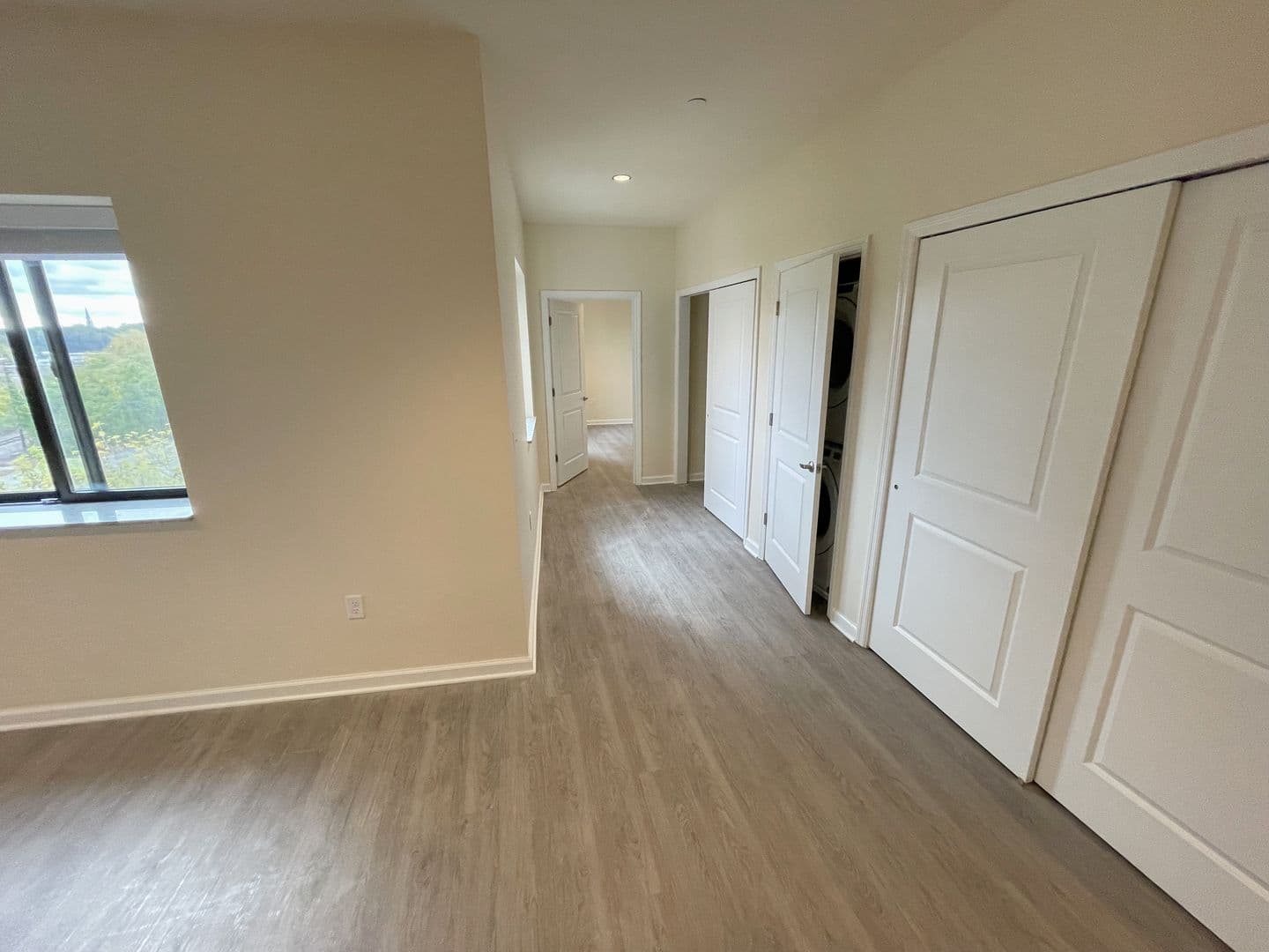 Schenectady Apartment: 192 Erie Blvd