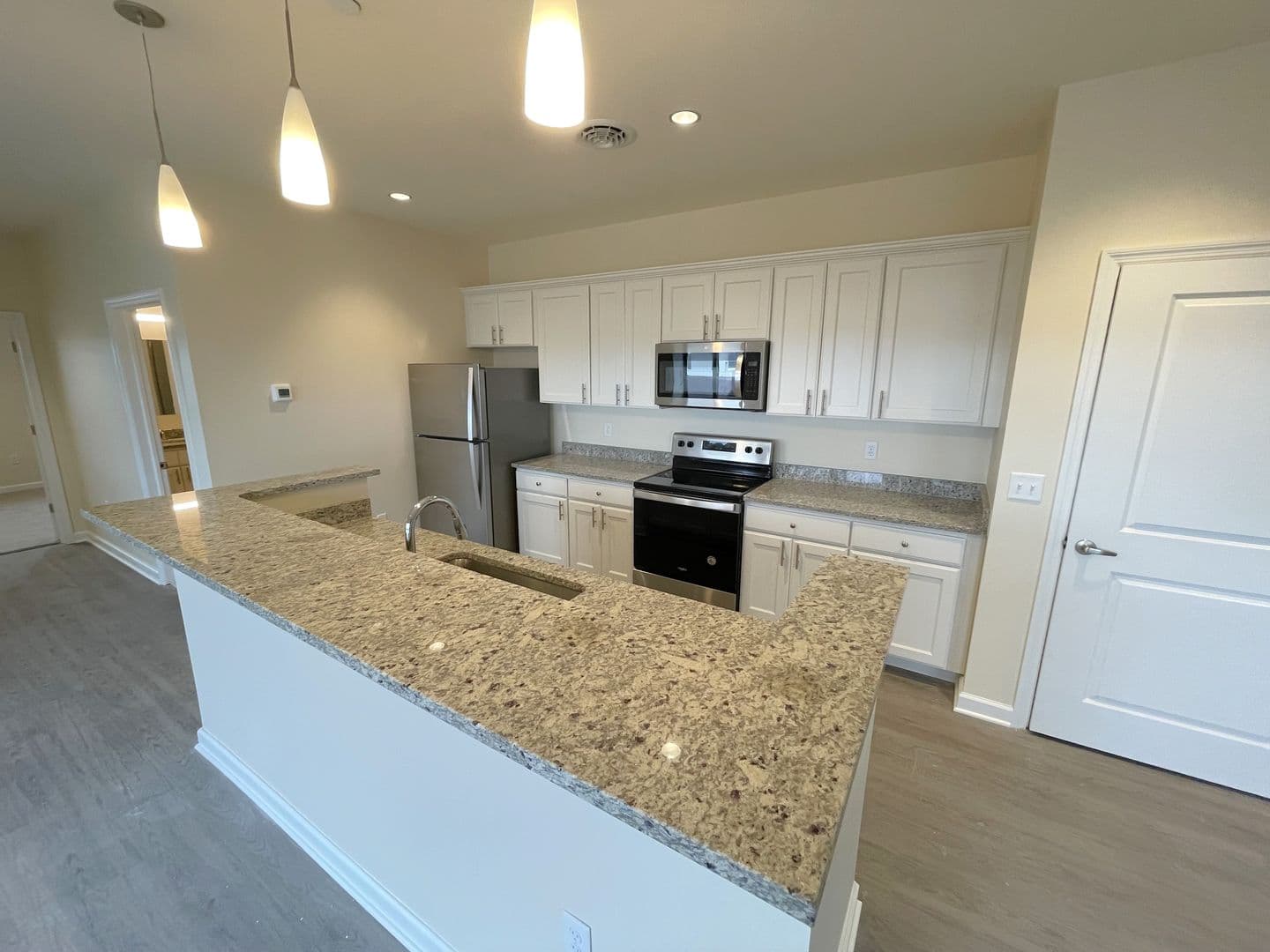 Schenectady Apartment: 192 Erie Blvd