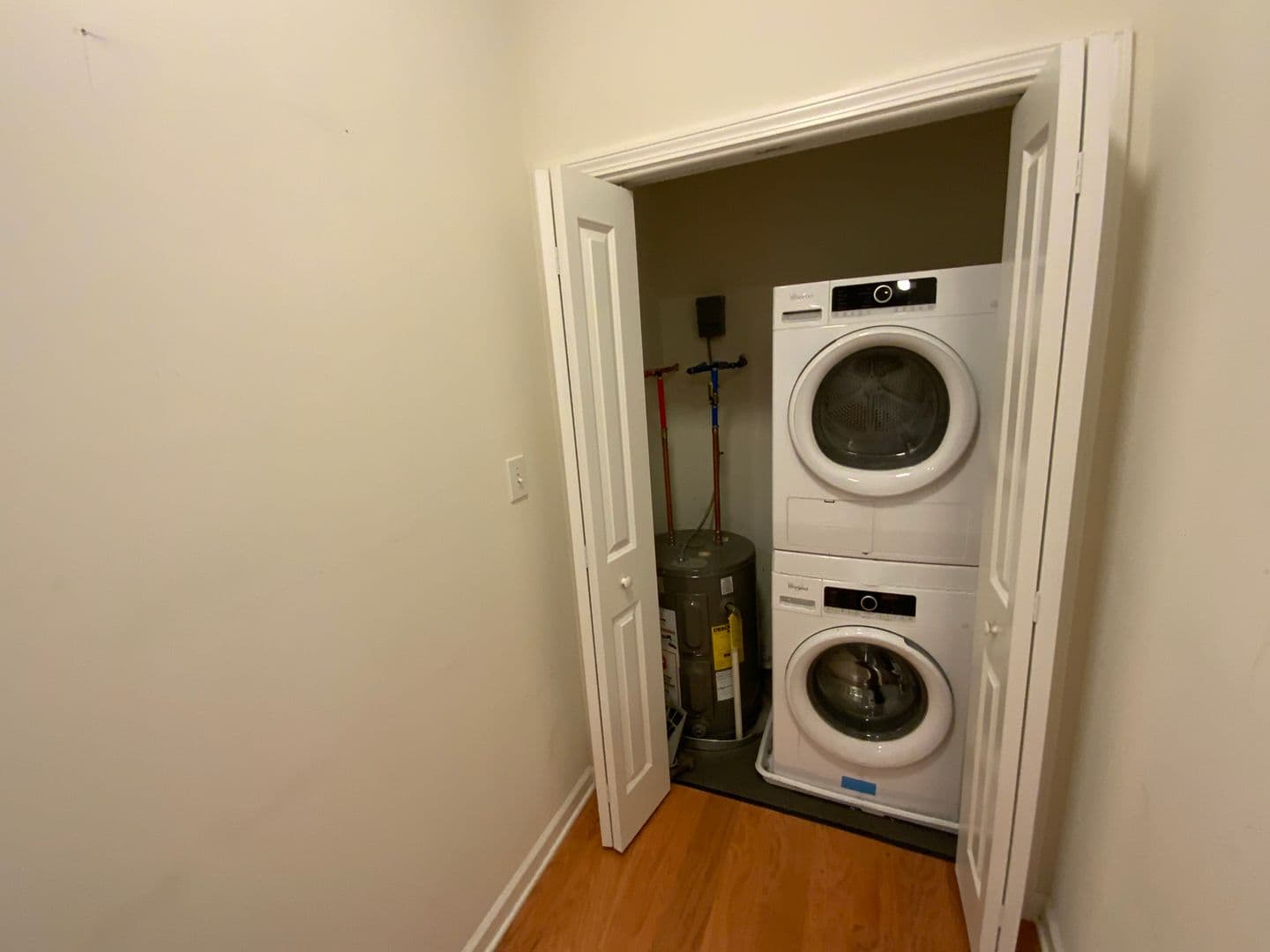 Albany Apartment: 99 Pine Street