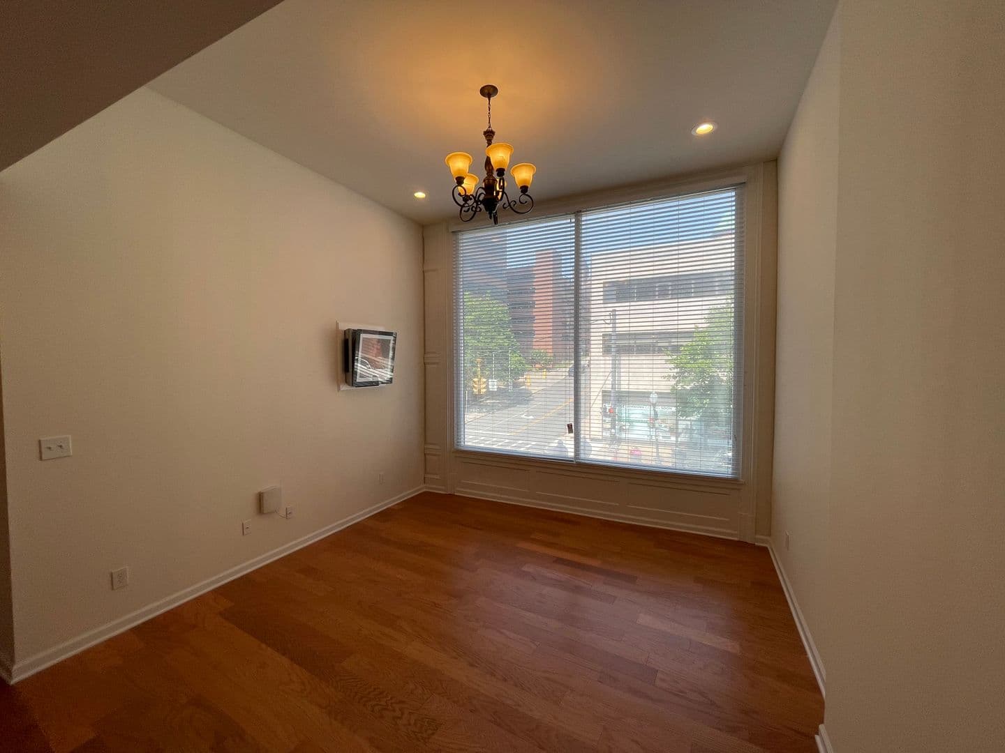 Albany Apartment: 99 Pine Street